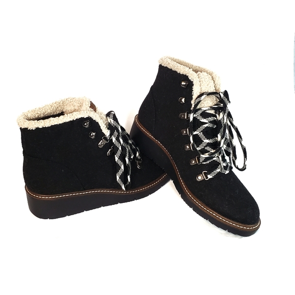 Dr. Scholls faux fur lace up boots - Picture 2 of 9